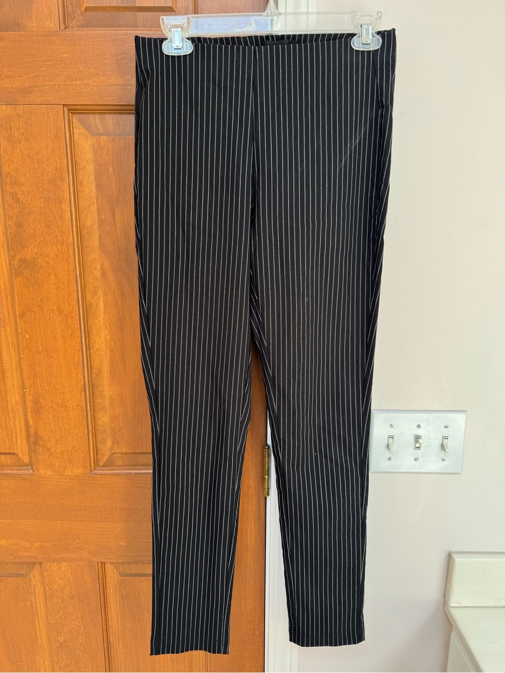 Who What Wear Women's Black Pinstripe Stretch Elastic Waist Skinny Leg Pants
